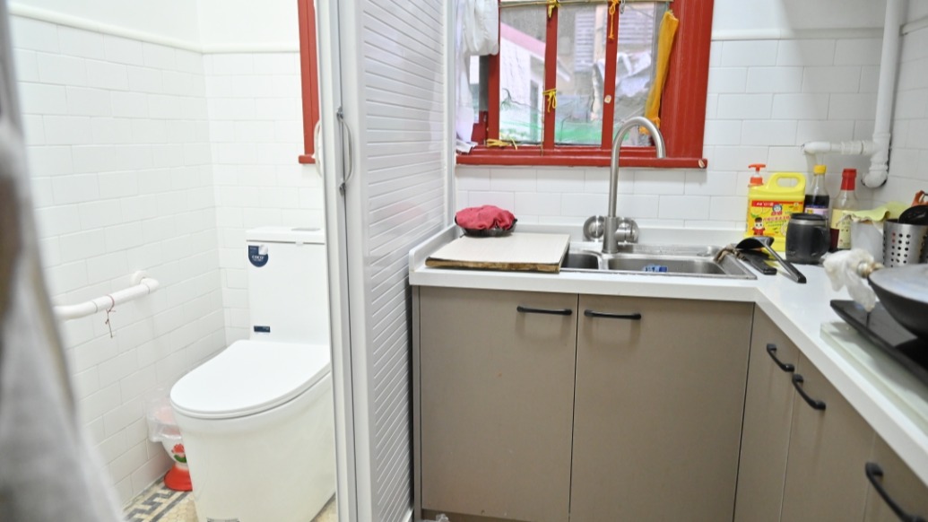 上海“拎馬桶”改造任務總體完成，居民講述今昔對比