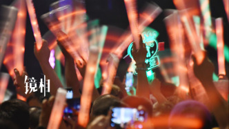 我給愛豆當媽粉：代行母職，能治愈缺愛的自己嗎？｜鏡相