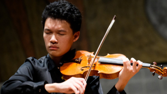 17歲章奧哲在帕格尼尼小提琴賽奪冠，他是上音附中高二學(xué)生