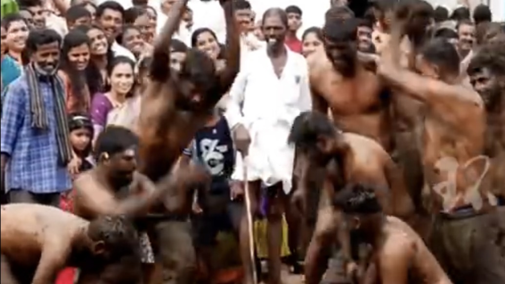 印度村莊潑糞節遭嘲諷，村民：我們感覺很好