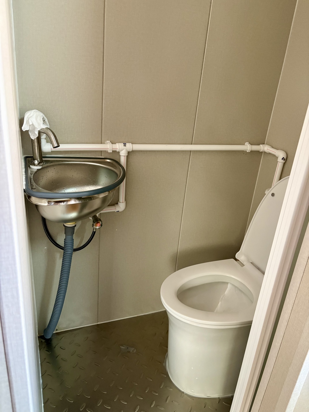 告别“拎马桶”|一平方米的改变有多难? 3 resize,w 1024