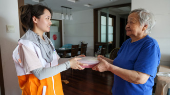 11年配送38万份助老餐，这位从农家屋走出的企业家如何反哺乡梓