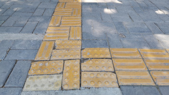 狹窄馬路盲道變“忙”道有何解？上海黃浦推出四項(xiàng)改進(jìn)措施