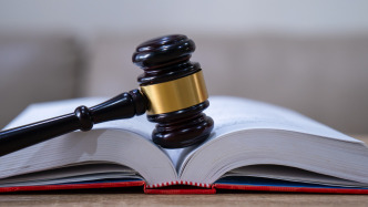 尚權(quán)刑辯論壇聚焦共同犯罪程序難題，學(xué)者建言刑事訴訟法修改