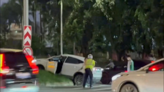 男子駕車發(fā)生事故毆打交警？已被海口警方刑拘