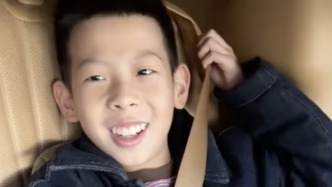 东北“小孩哥”被撞反安慰外卖员，一句“我也有责任”全网点赞