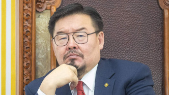 總統(tǒng)出手摁住蒙古國執(zhí)政黨內(nèi)斗，但在野黨看到了“變天”契機(jī)