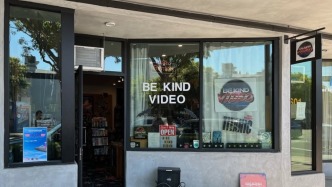 今天是世界视听遗产日，来关注一家雷诺阿后人开的音像租赁店