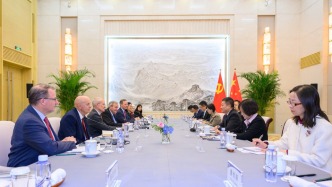 中聯(lián)部副部長陸慷會見美中關(guān)系全國委員會代表團