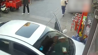 司機油門當剎車沖進便利店，店主：協商賠償中，人沒大事