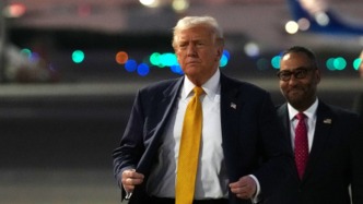 特朗普抵日先見(jiàn)德仁，高市早苗：東京地標(biāo)為你點(diǎn)亮