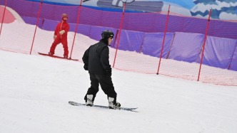 新雪季開啟！滑雪場機票酒店預訂翻倍增長，“冰雪”概念股連迎漲停