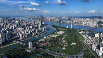 “十五五”規(guī)劃建議：推動長江中游城市群等加快發(fā)展，培育若干區(qū)域中心城市