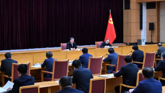 事關(guān)服務(wù)業(yè)創(chuàng)新發(fā)展，中共上海市委舉行專題協(xié)商座談會(huì)，陳吉寧與黨外人士深入交流