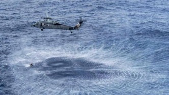 美軍航母摔飛機因“電磁攻擊”？中國軍號：想多了