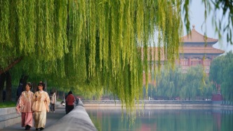 光明網(wǎng)評論員：規(guī)范服務，增強大眾對旅游市場信賴