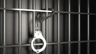 榆林一物業(yè)經(jīng)理被控擾亂幼兒園教學(xué)秩序，因?qū)め呑淌伦铽@刑后申請再審