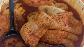 麻辣燙里吃出了抹布？市場(chǎng)監(jiān)管部門已介入調(diào)查