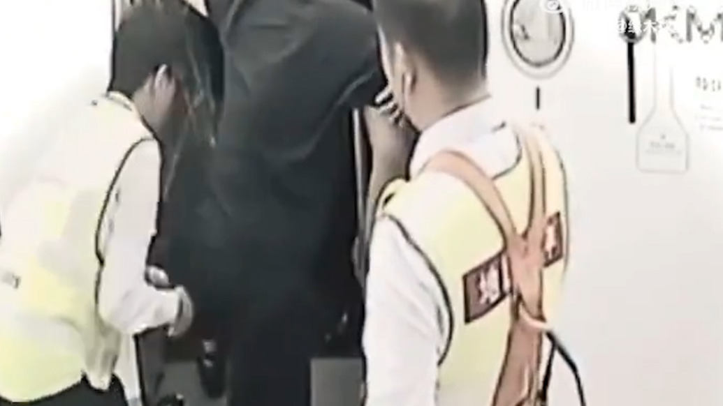 “鄭智化登機(jī)監(jiān)控被曝光”律師分析或不涉侵犯隱私，深圳機(jī)場(chǎng)再次回應(yīng)