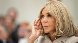 “馬克龍夫人被造謠為男性”案開審，女性為何總成假新聞攻擊對象