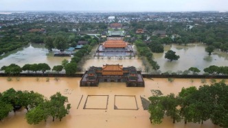 24小時降雨超1000毫米，越南歷史名城順化、會安被淹上萬人撤離