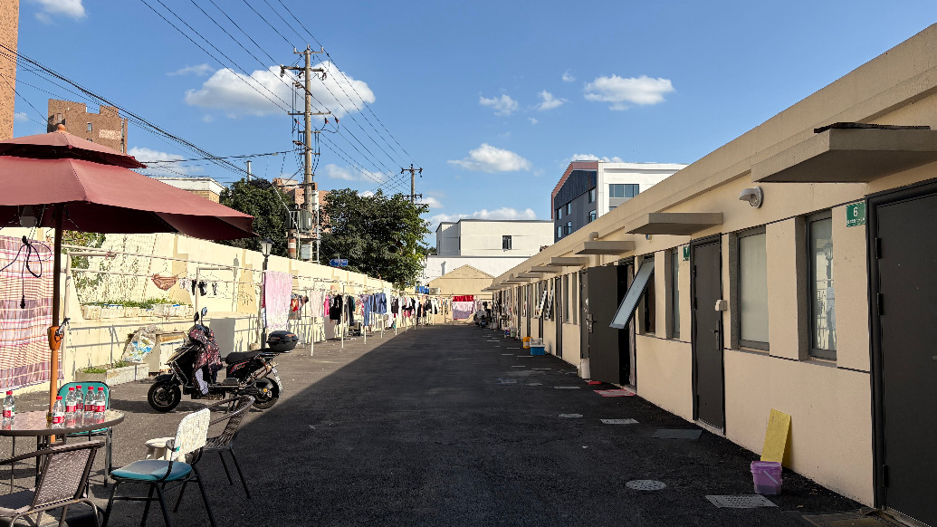 住过四代人的老房子，“长”出新生活｜一平方米的改变有多难