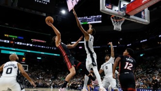 NBA｜馬刺開季五連勝隊(duì)史最佳，文班連續(xù)90場(chǎng)封蓋