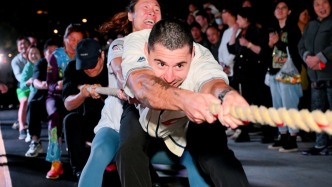 夜拔蘇河，潮聚靜安！城市水岸拔河賽傳遞城市生活新理念