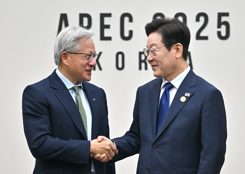 李在明会见黄仁勋：英伟达将助力韩国打造亚太“AI之都”