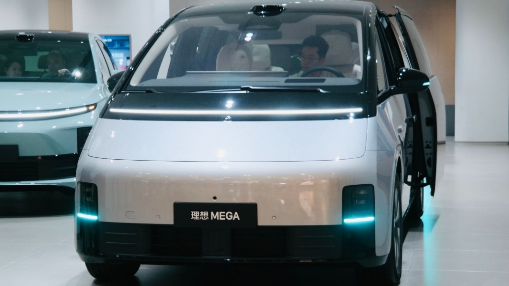 理想回应召回:MEGA起火事件尚未形成最终技术结论,内部调查显示同批次冷却液防腐性能不足 1 1761902437569 KNdMPn 1761902437763