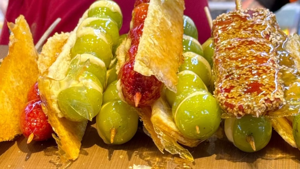 上海網(wǎng)紅糖葫蘆大排長(zhǎng)龍“黃?！奔觾r(jià)，將改為線上取號(hào)購(gòu)買