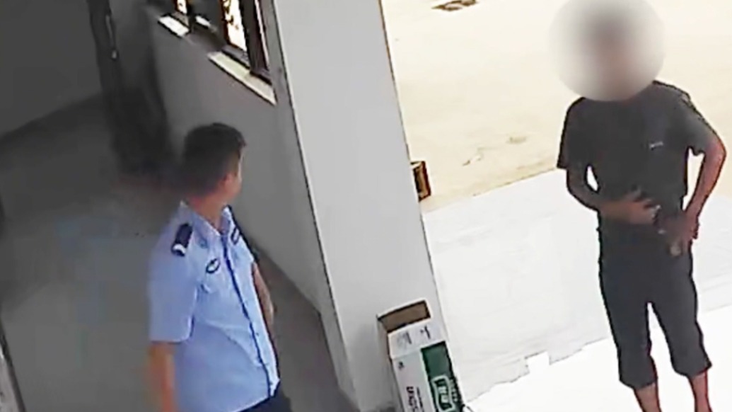 “囂張”盜賊作案后到派出所辦業(yè)務(wù)，民警一眼認(rèn)出直接抓獲