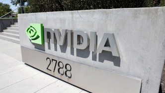 英偉達將向韓國供應26萬顆最新芯片，黃仁勛參與李在镕啤酒炸雞局