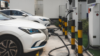 新能源車接連起火，經(jīng)濟(jì)日報(bào)：給新能源汽車系上安全帶