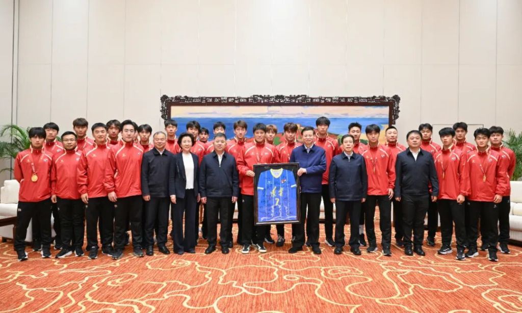 辽宁省委书记许昆林会见辽宁U18男足队：推动举办东北地区城市足球联赛