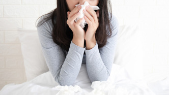 專家：流感不是普通感冒，癥狀出現(xiàn)后48小時是治療黃金期