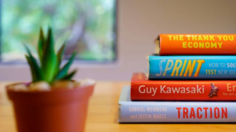 編劇毀約拒絕創作劇本，委托方能否強制要求其繼續創作？