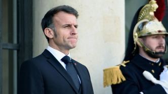 被暫停的退休改革和通不過的富人稅：馬克龍和法國邁不過的兩道坎