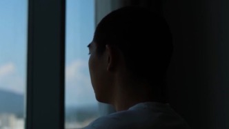 央視對話從緬甸電詐園脫險高中生胡一嘯及其父親，揭秘高薪淘金陷阱