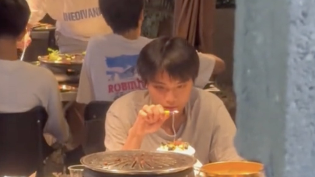 大一新生異鄉(xiāng)過生日，老板娘悄悄免單：就想讓他知道，他不是一個人