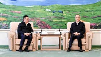 吉林省委书记黄强会见新上任的福耀集团董事长曹晖