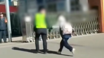 大同四中再通報“學(xué)生買淀粉腸被拿鑰匙”：當(dāng)值副校長與學(xué)生均有不當(dāng)行為，達(dá)成諒解