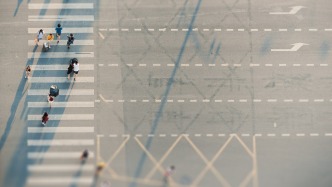 當(dāng)“反向升學(xué)”成為熱詞，誰(shuí)來(lái)關(guān)心職校里的具體的人？｜翻翻書(shū)·送書(shū)