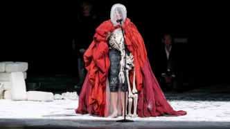 一個古希臘悲劇，如何在烏鎮(zhèn)開出人類文明的和解之花