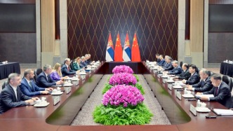 李強會見塞爾維亞總理馬楚特