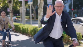 與英國駐華大使魏磊漫游黃浦江，“中英之間，細水長流”