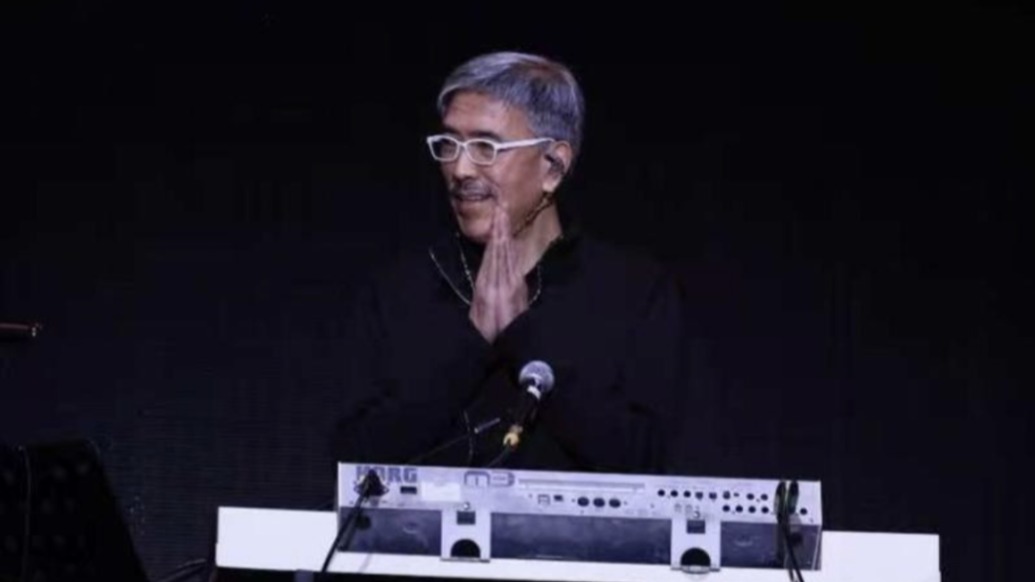 知名音樂人屠穎兒子發(fā)文：爸爸在跑步機(jī)上摔倒，意外離世