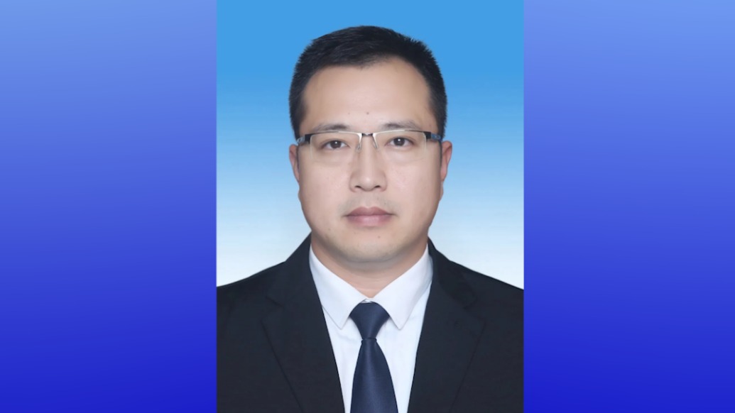 绵阳市林业局局长邓飞，主动投案