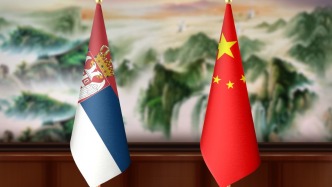 董軍與塞爾維亞國防部長會談