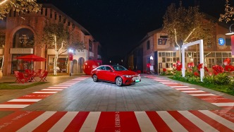 这场“不太正经”的松弛感发布会，是奔驰和年轻人的全新沟通方式